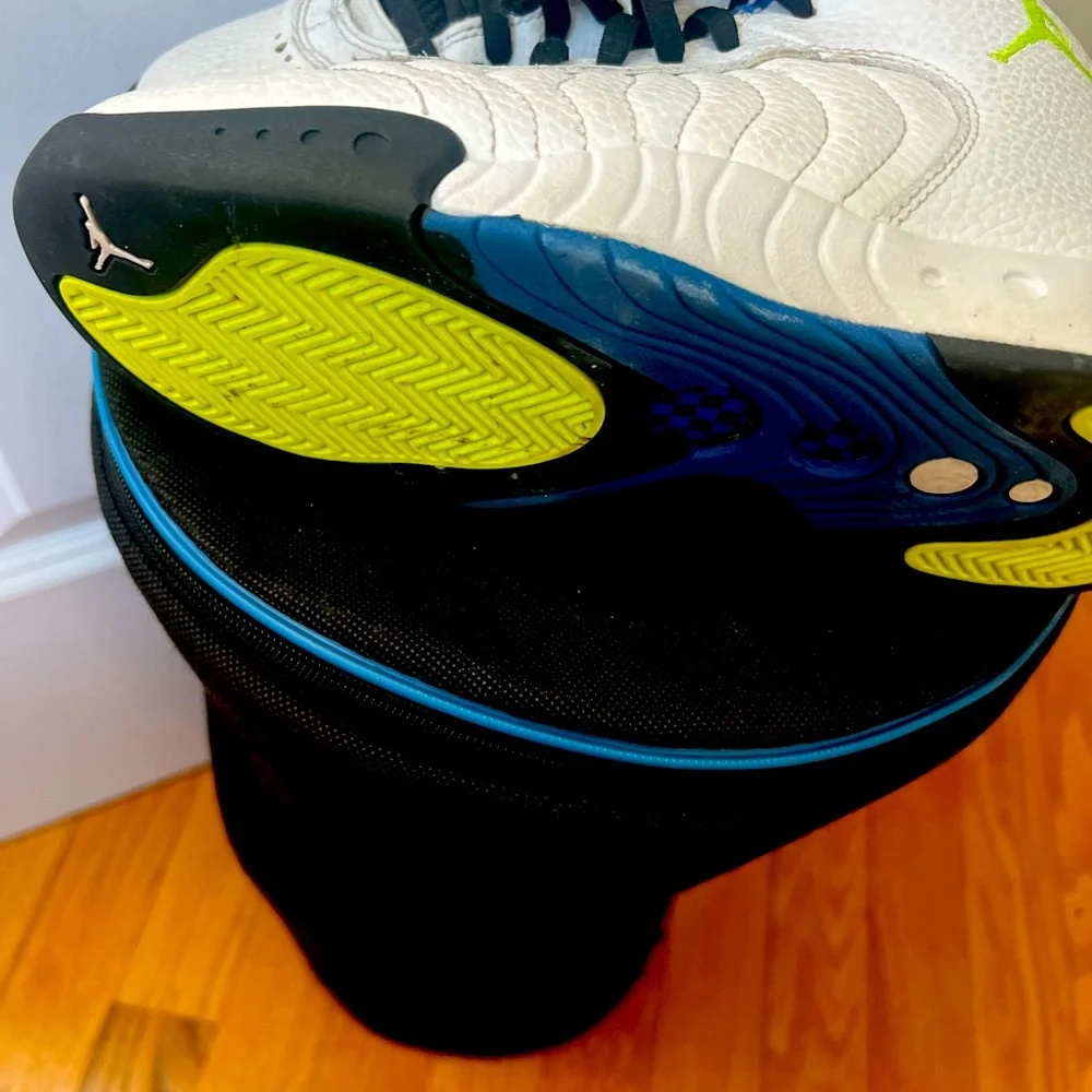 Nike youth sneakers size 5
